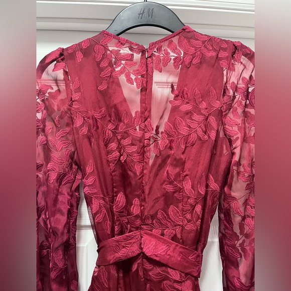 Lulus burgundy lace dress - Picture 4 of 7